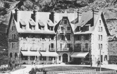 Gavarnie - Le Grand Hôtel du Vignemale – avant 1911 – carte postale – Médiathèque André Labarrère Pau – cote B6-059-R