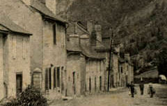 Les Pyrénées : Urdos - Route d'Oloron - Célestin Carrache (éd. Pau) – carte postale - Archives départementales 64 – cote 8FI512-560-00465